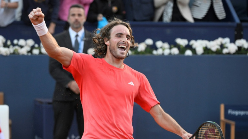 Tsitsipas sofre mas vence Facundo Díaz e vai às semifinais do ATP 500 de Barcelona