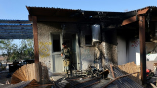 Primer retorno al kibutz Kfar Aza para un sobreviente del ataque de  Hamás