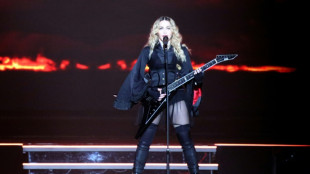 Fãs processam Madonna por shows atrasados em Nova York