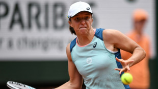 Change of clothes brings change of luck for Swiatek at French Open