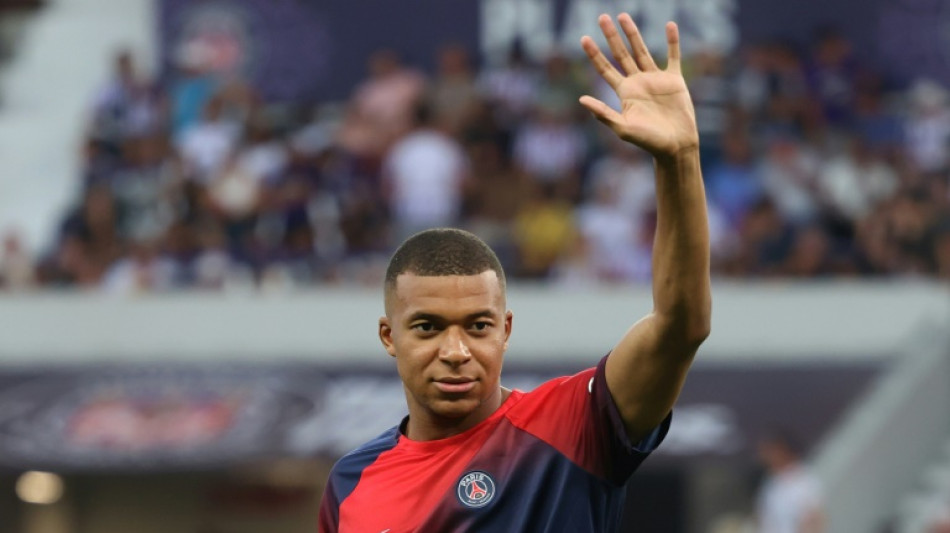 Foot: Mbappé, l'envol du fils prodige 