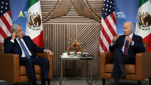 Biden parle d'immigration avec le président mexicain, et boucle le sommet de l'Apec