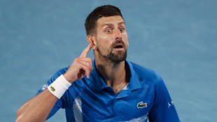 Djokovic echa mano a su veteranía para superar a Alcaraz y meterse en 'semis' de Australia