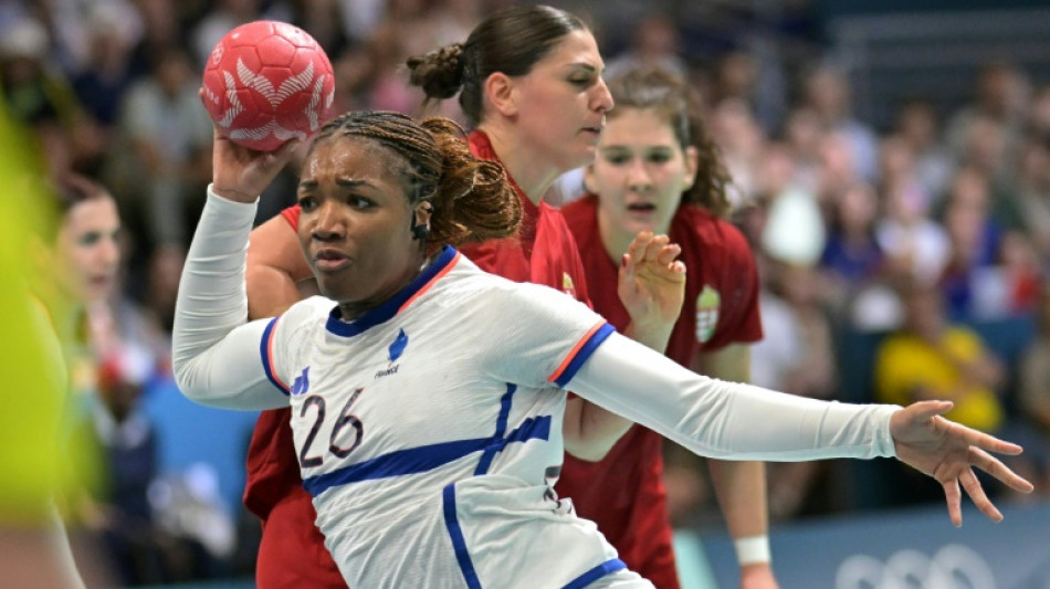 JO-2024: les handballeuses gagnent, Biles impressionne déjà 