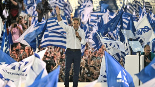 A la veille des élections, des Grecs parient sur "une large victoire" de Mitsotakis