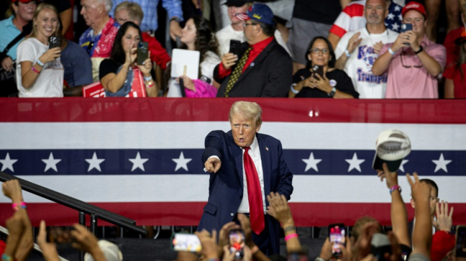 Trump promete retomar actos al aire libre, reforzando la seguridad