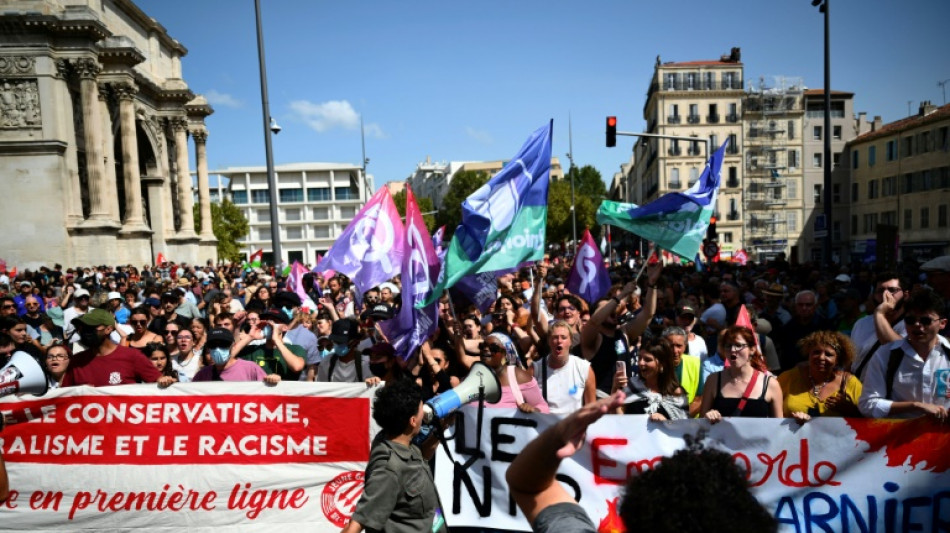 Tausende protestieren gegen rechtsgerichteten Premierminister Barnier in Frankreich