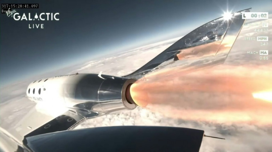 Une mère et sa fille à bord du prochain vol spatial de Virgin Galactic