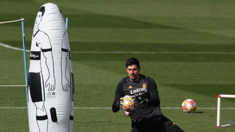 Courtois rompe menisco do joelho direito