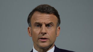 Macron, 'la destra repubblicana volta le spalle a de Gaulle'