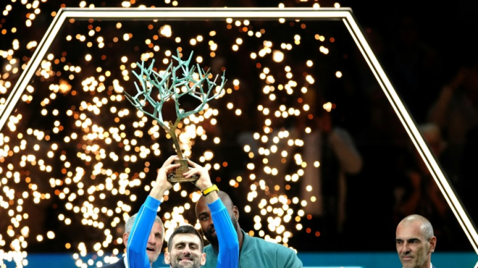 Djokovic somete a Dimitrov y canta los 40 Masters 1000 en París-Bercy