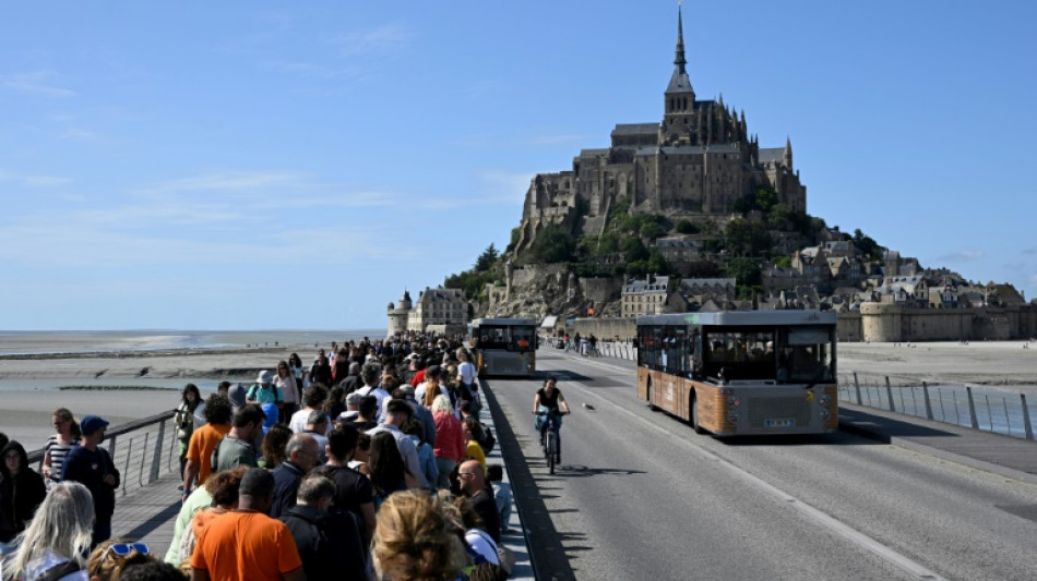 Le Mont-Saint-Michel cherche à mieux réguler le flot de touristes