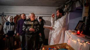 Dans l'est de l'Ukraine, un Noël dans la cave sous les bombardements