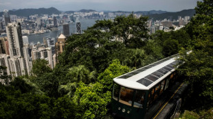 Berühmte Peak Tram in Hongkong fährt nach einjähriger Sanierung wieder