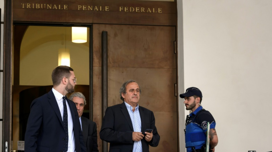 Entre rigueur et désinvolture, choc des cultures au procès Platini-Blatter