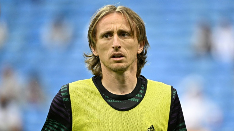 Real Madrid renova com Modric até 2024