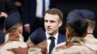 Macron devant les armées confrontées à une multiplicité de défis pour présenter ses voeux