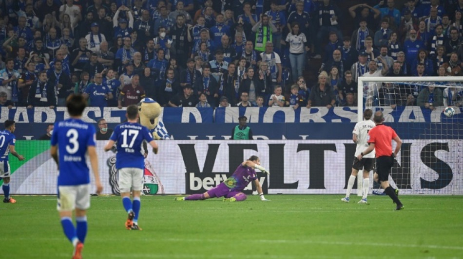 Schalke promoted back into Bundesliga after dramatic comeback