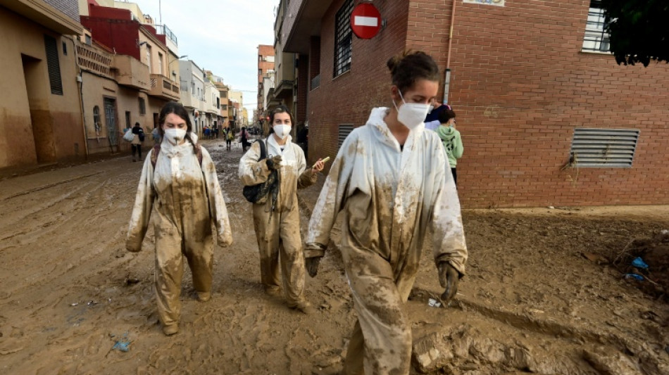 Reeking mud sparks health fears in Spain flood epicentre