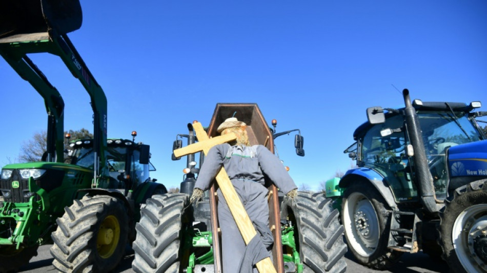 La colère des agriculteurs se propage, le gouvernement face à la "rage"