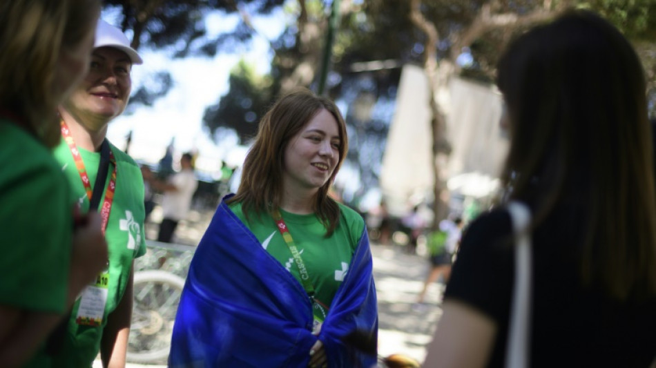 Jovens ucranianos buscam algo de paz no encontro católico de Lisboa