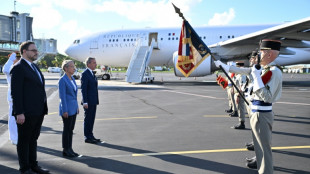 A Mayotte, Borne promet plus de moyens pour contrer l'insécurité