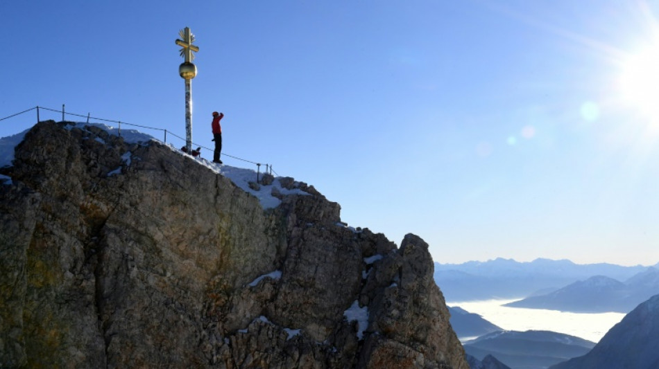 Bergsteiger stürzt in Bayern bei Aufstieg an Zugspitze in Tod