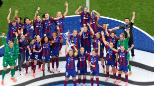 Uefa promete investir 1 bilhão de euros no futebol feminino até 2030