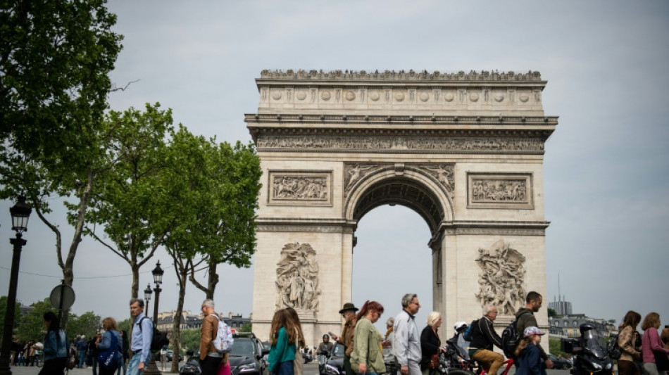 Vuelven los turistas extranjeros a París tras dos años de paréntesis