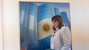 Libertario Milei logra el respaldo de Bullrich para el balotaje de Argentina