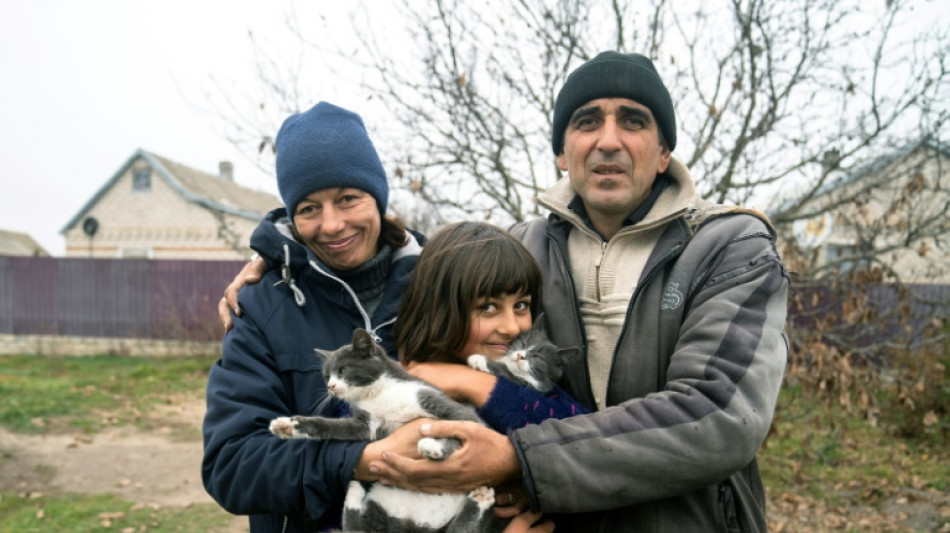 "Lágrimas de felicidad" en un pueblo ucraniano liberado cerca de Jersón