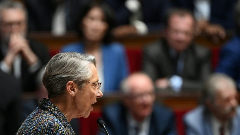 Retraites: devant une Assemblée survoltée, Elisabeth Borne engage le 49.3