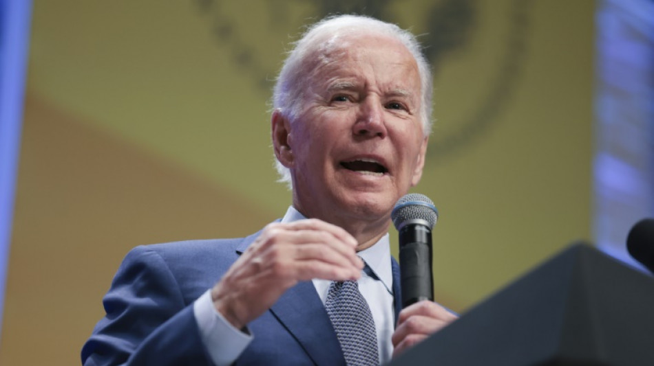 Biden se dirige a una congresista fallecida al hablar en una conferencia