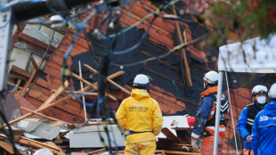 Mujer de 90 años es sacada de los escombros cinco días después del terremoto de Japón