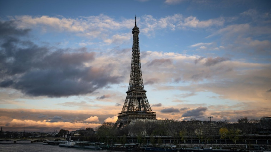 Paris: la tour Eiffel fermée à partir de ce lundi en raison d'une grève 