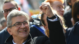 Présidentielle: Mélenchon appelle à "l'union populaire" en vue du second tour