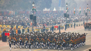 Inde : Macron et Modi affichent leur bonne entente, les liens de défense renforcés