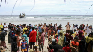 Más de un centenar de refugiados rohinyás llegan a Indonesia