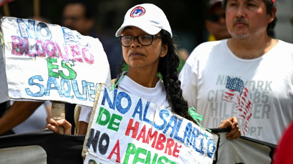 Professores da Venezuela exigem melhores salários antes da volta às aulas