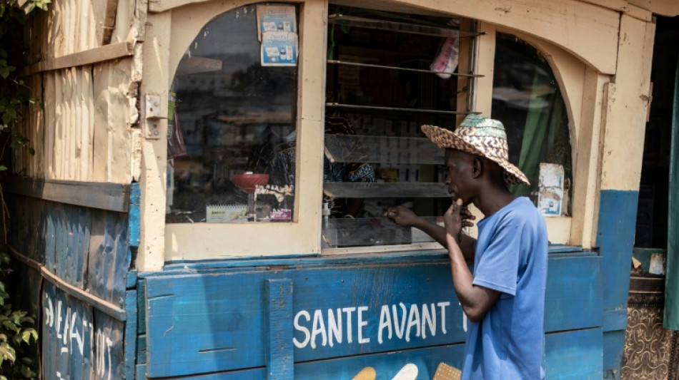 En Centrafrique, des pharmacies sauvages, alternative aux soins coûteux