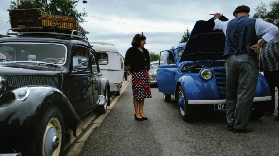 Avec "L'embouteillage", Lapalisse cultive sa nostalgie de la Nationale 7