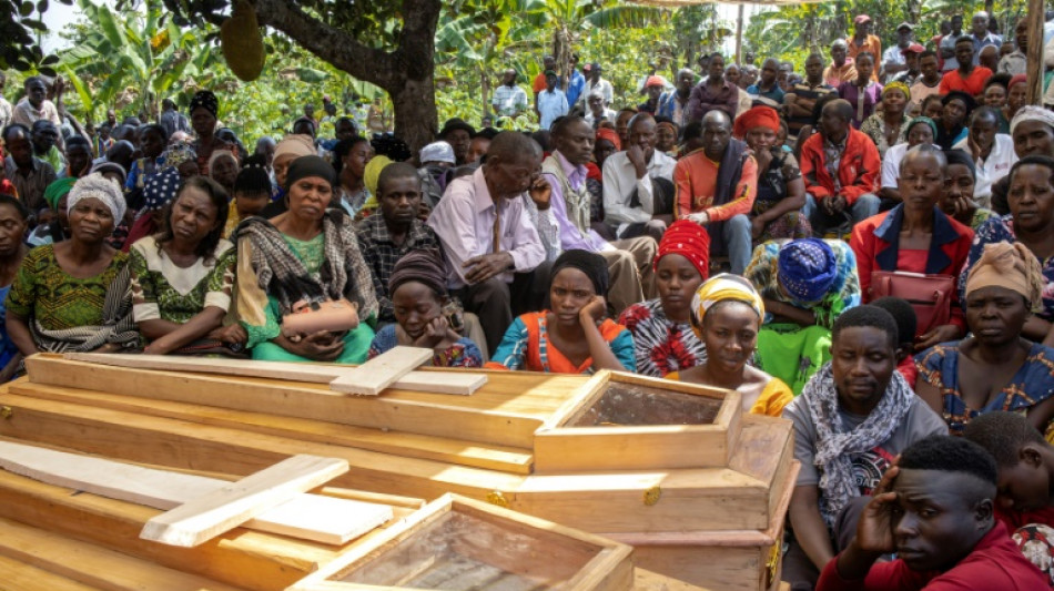 Ouganda: le difficile travail d'identification des victimes de l'attaque jihadiste contre un lycée