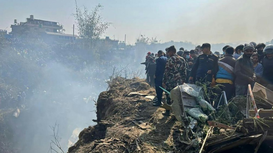 Un avion avec 72 personnes à bord s'écrase au Népal