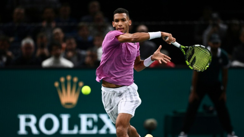 Tennis: 16e victoire d'affilée et demi-finale à Paris pour Auger-Aliassime