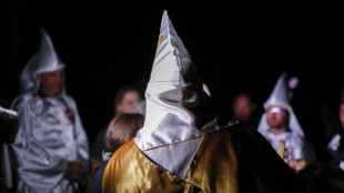 Volantini Ku Klux Klan contro i migranti, 'andatevene ora'