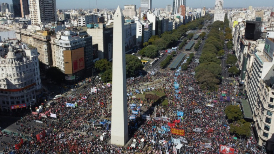 Marcha en reclamo de justicia por muerte de manifestante arrestado en Argentina