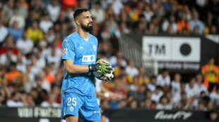 Goleiro georgiano do Valencia Mamardashvili vai jogar no Liverpool em 2025