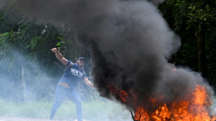 Policías y manifestantes chocan en jornada de protestas contra la minería en Panamá