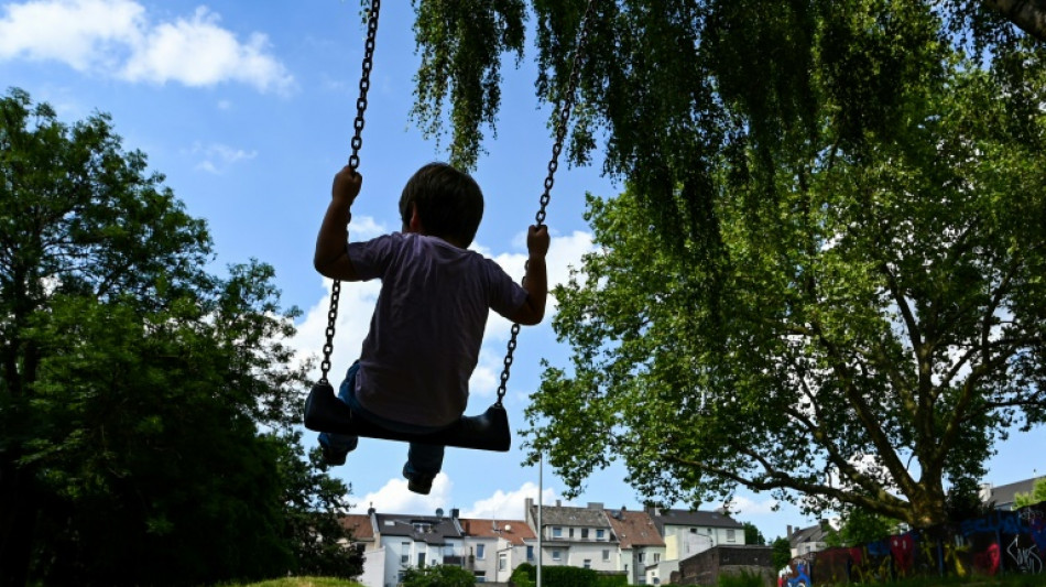 Zahl der Adoptionen von Kindern und Jugendlichen leicht zurückgegangen