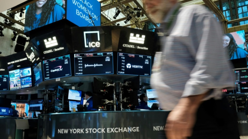 Wall Street termine en hausse, stimulée par une chasse aux bonnes affaires